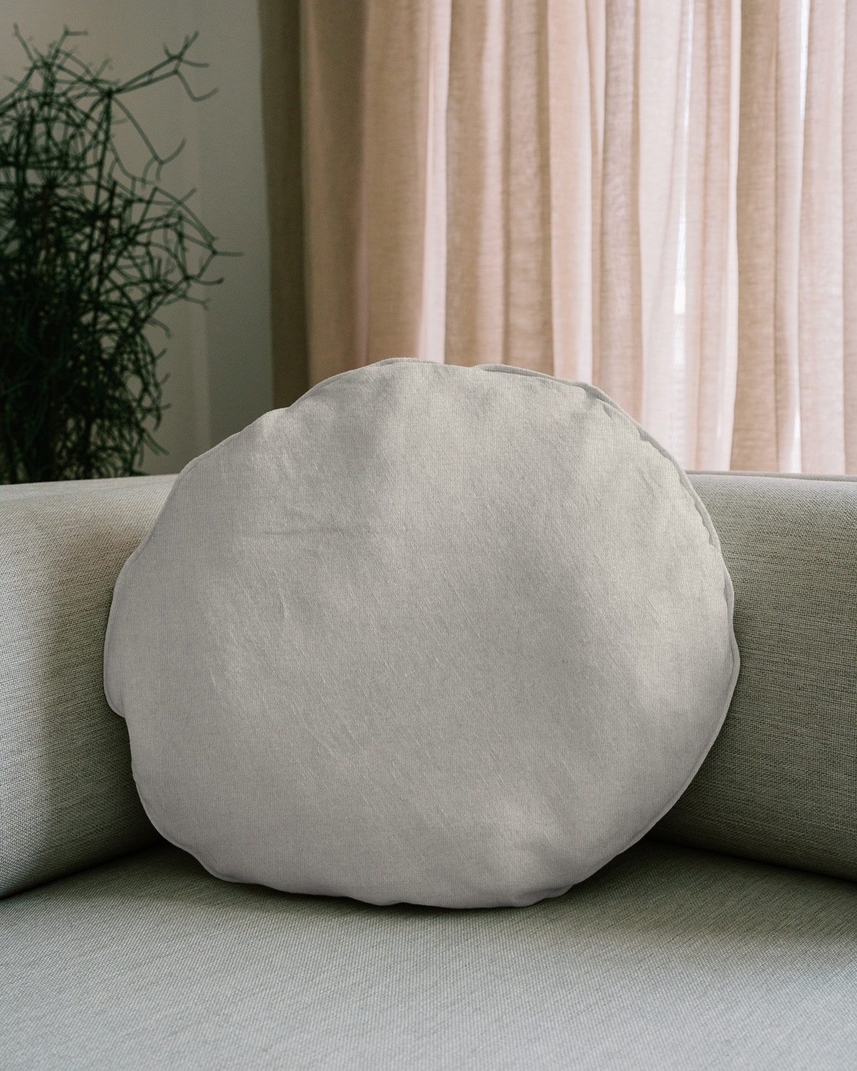 LUNA linen pillow with cord diameter 50