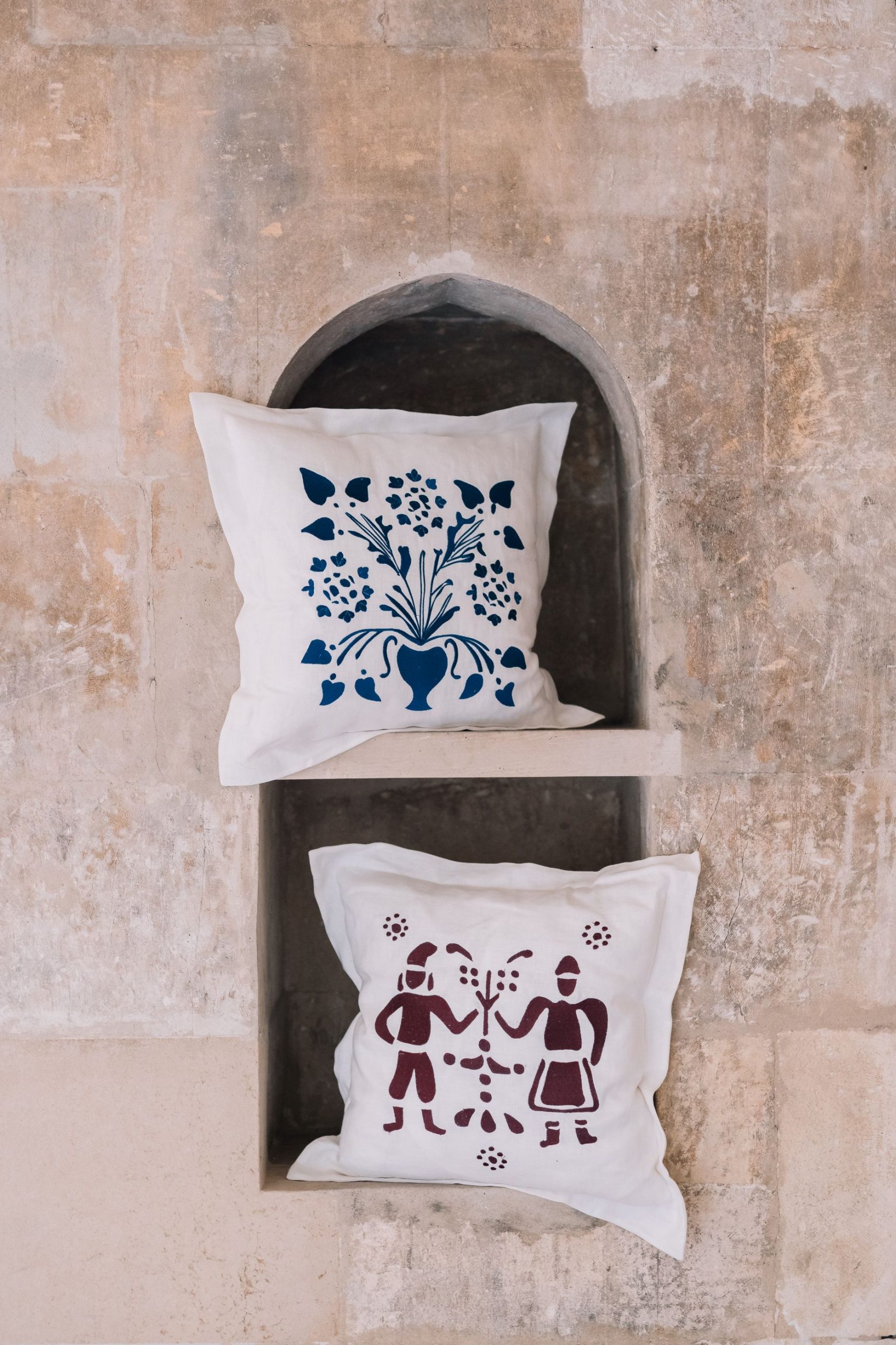 Colecția VISCRI signed Moon by Dana Rogoz